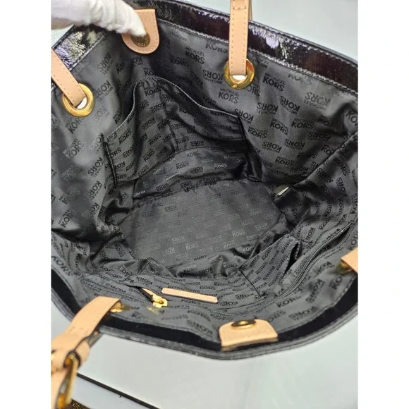 Michael Kors Black Patent Leather Shoulder Tote Bag MK Charm Gold Hardware - Picture 3 of 12
